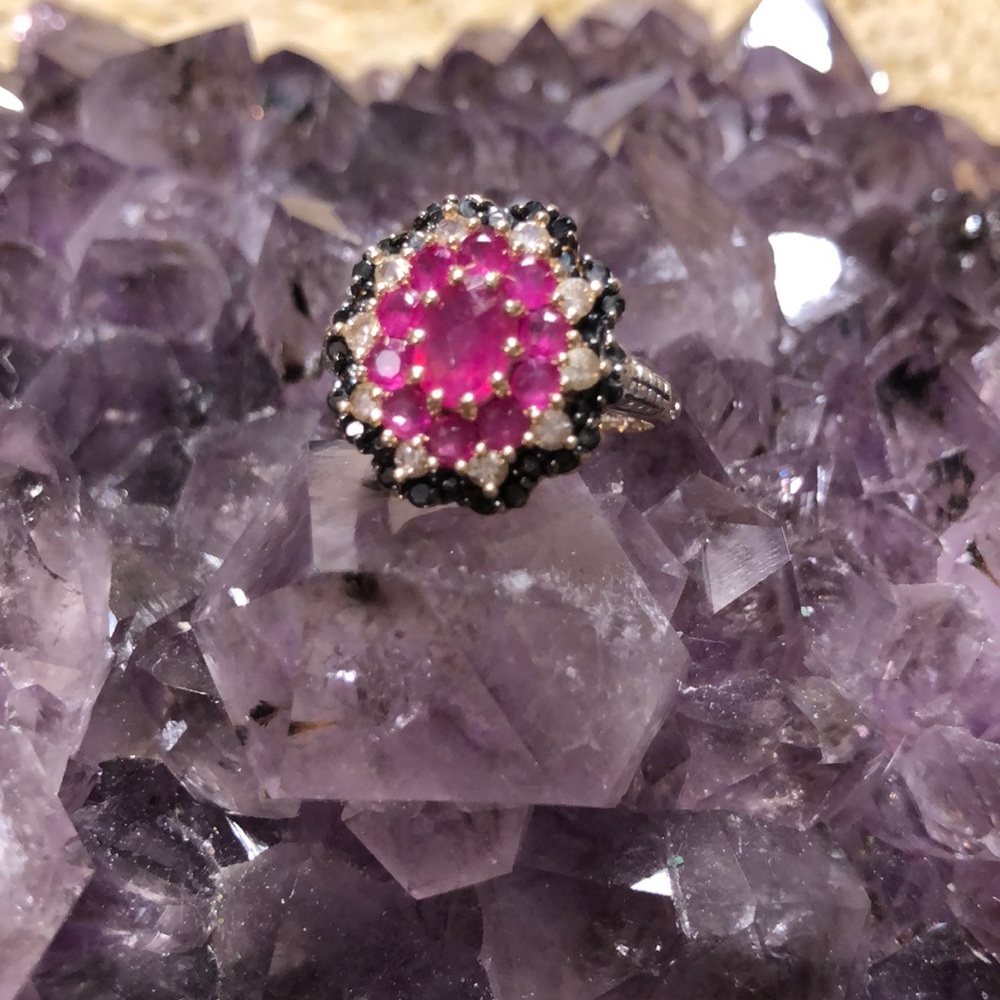 💐PRICE DROP 💐10K Ruby/White Sapphire/Black Diamond Ring - Picture 4 of 8